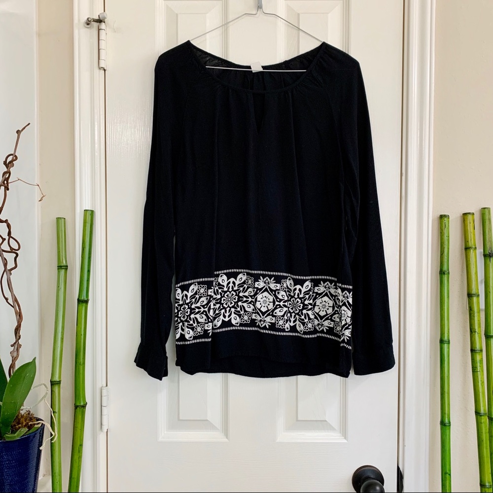 Old Navy Black Tunic with White Floral Ribbon